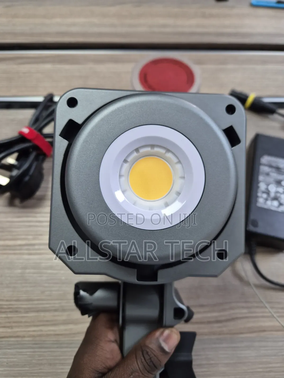 Amaran COB 100d S Daylight LED Monolight