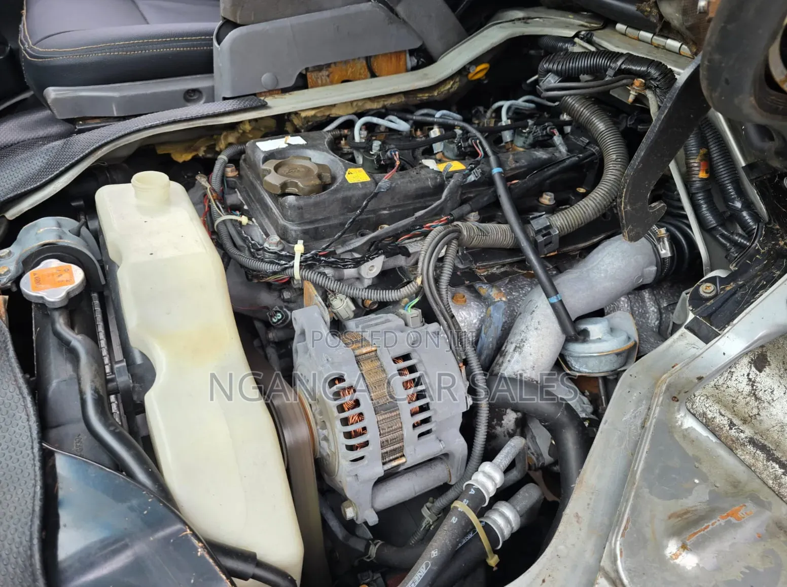 Nissan Caravan (Urvan) 2012 Yellow