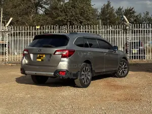 Subaru Outback 2.5i 4dr Wagon AWD (2.5L 4cyl CVT) 2015 Silver