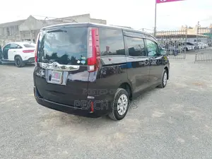Toyota Noah 2017 Black