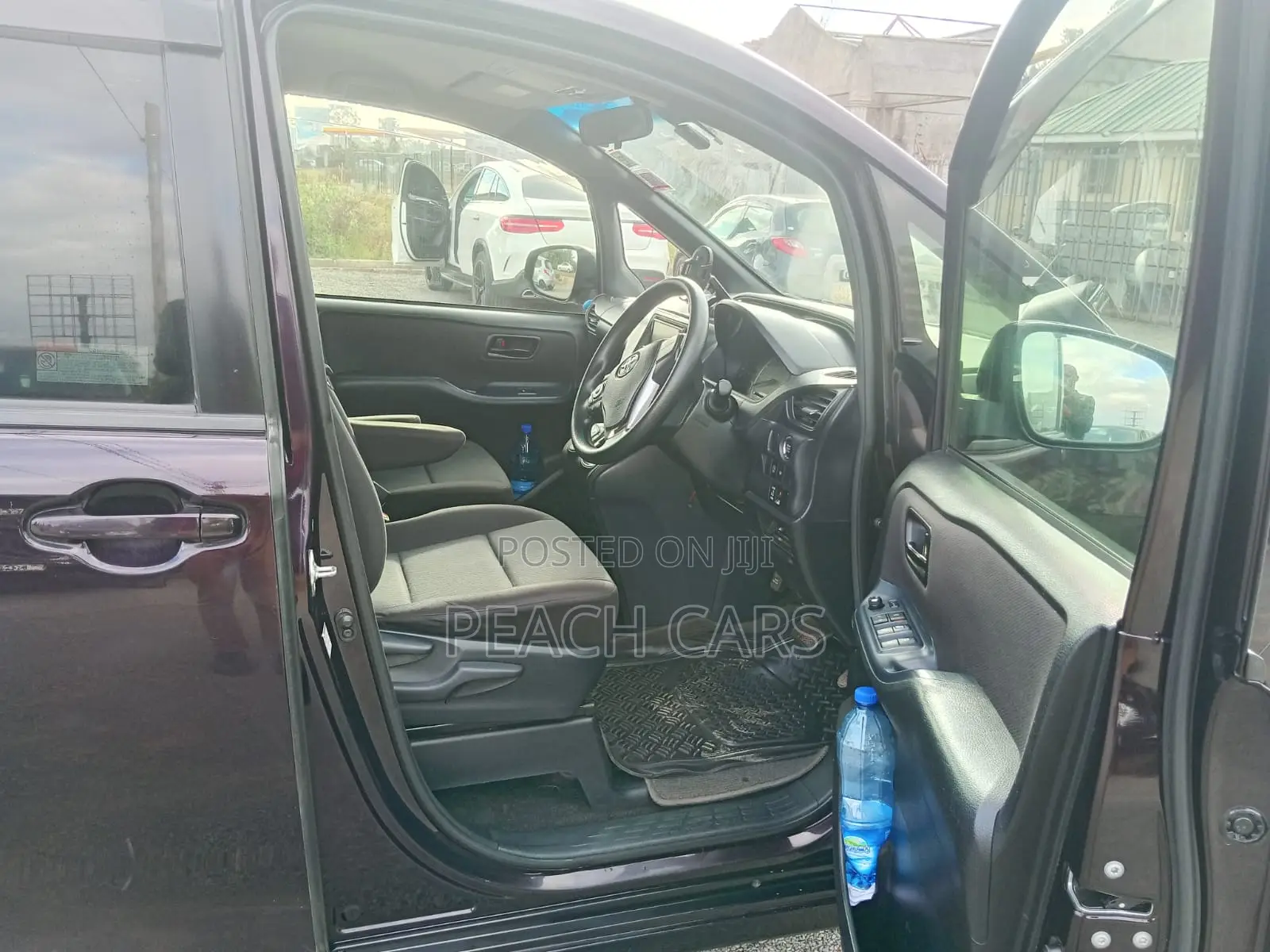 Toyota Noah 2017 Black