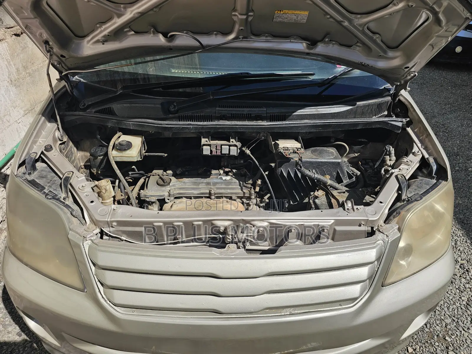 Toyota Noah 2005 Silver