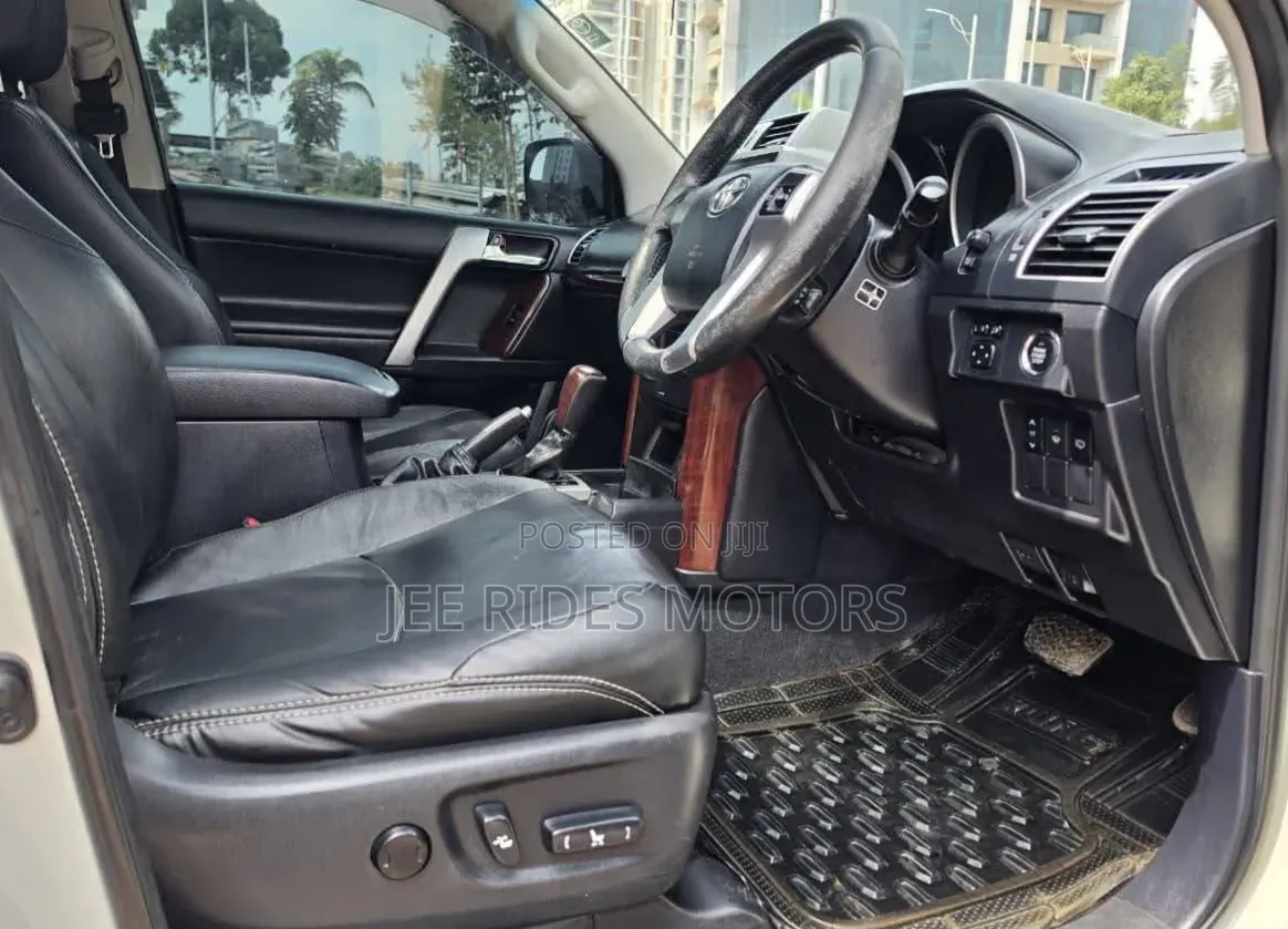 Toyota Land Cruiser Prado 2014 Ivory