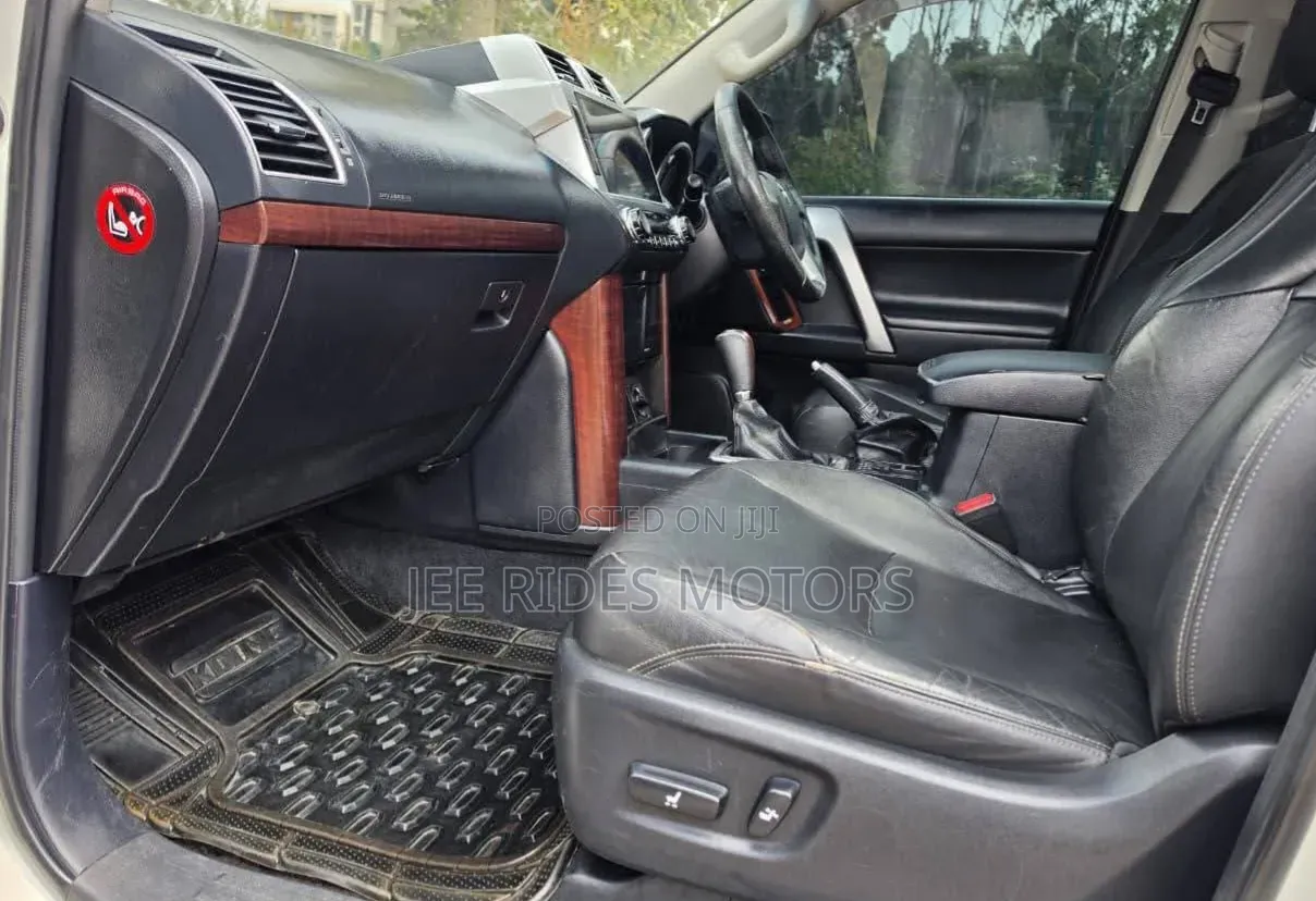 Toyota Land Cruiser Prado 2014 Ivory