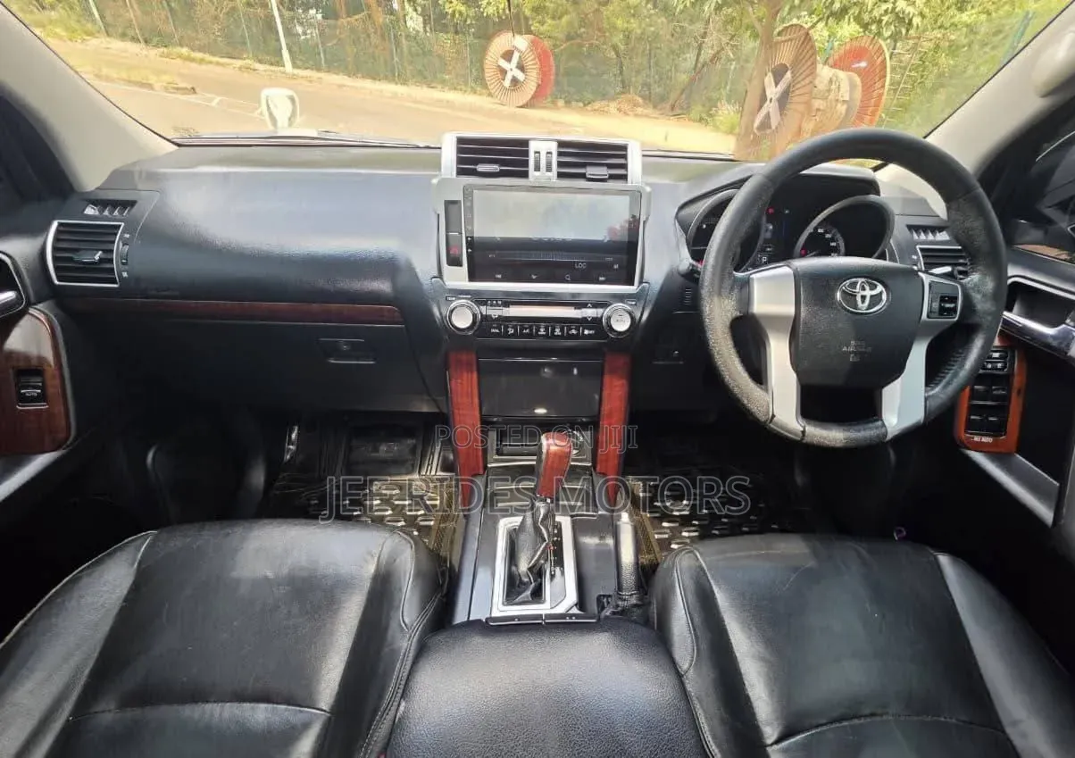 Toyota Land Cruiser Prado 2014 Ivory