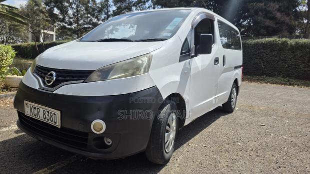 Nissan NV200 2011 White - thumbnail 4