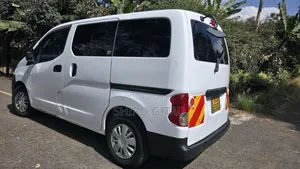 Nissan NV200 2011 White