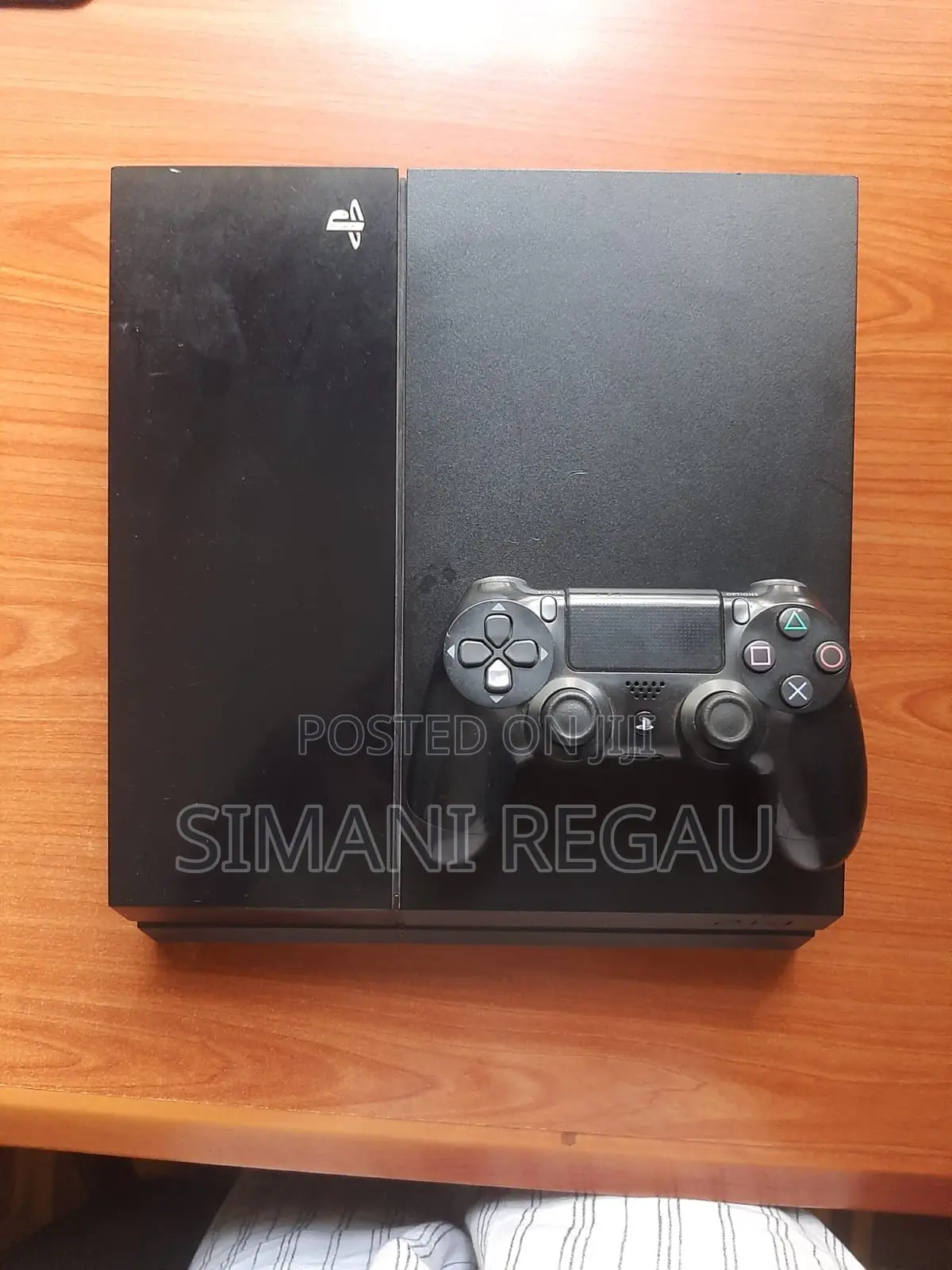 Play Station 4 Standard Edition