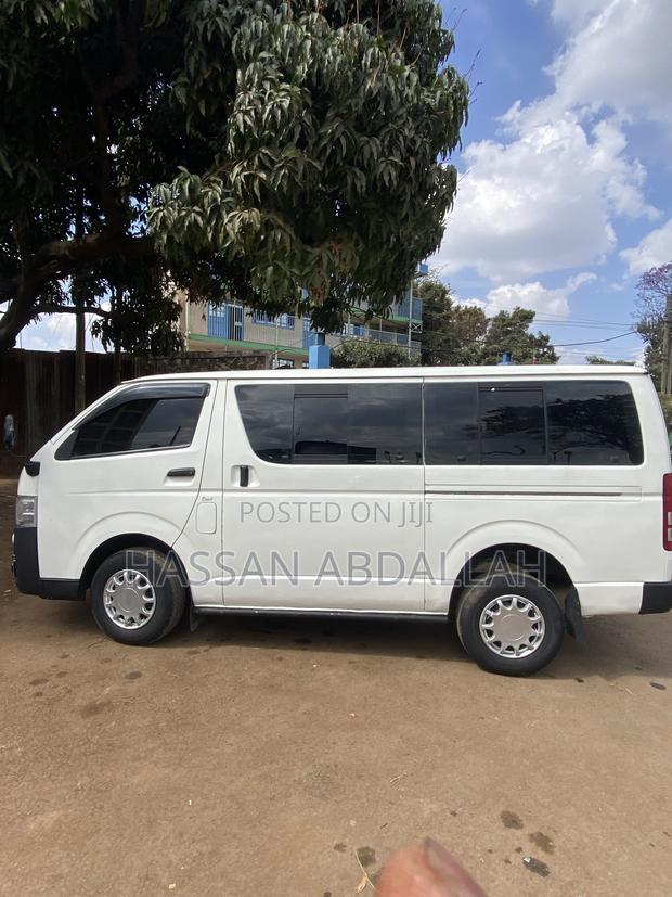 Toyota HiAce 2013 White - thumbnail 3