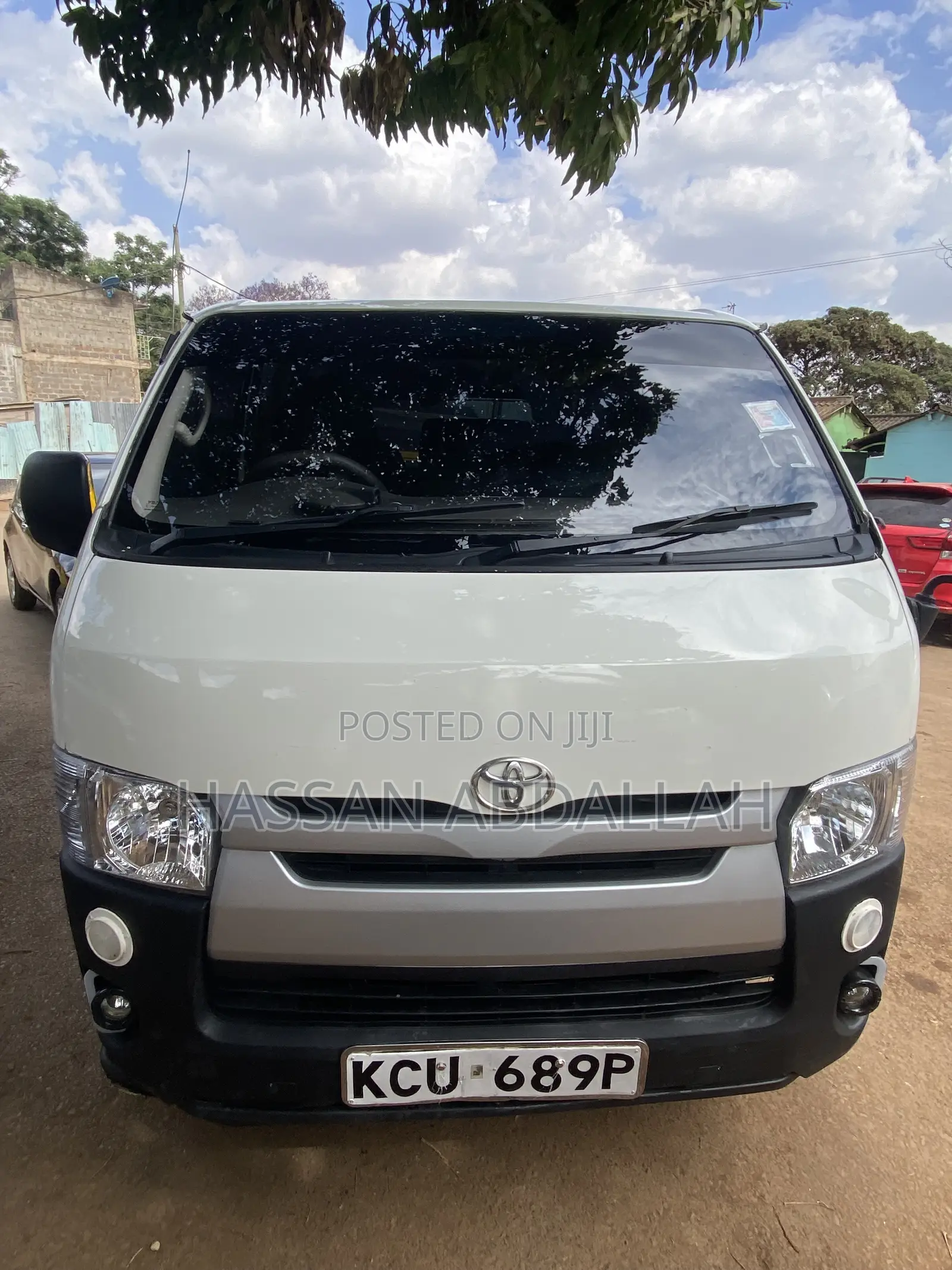 Toyota HiAce 2013 White
