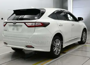 Toyota Harrier 2.0 2019 Off white