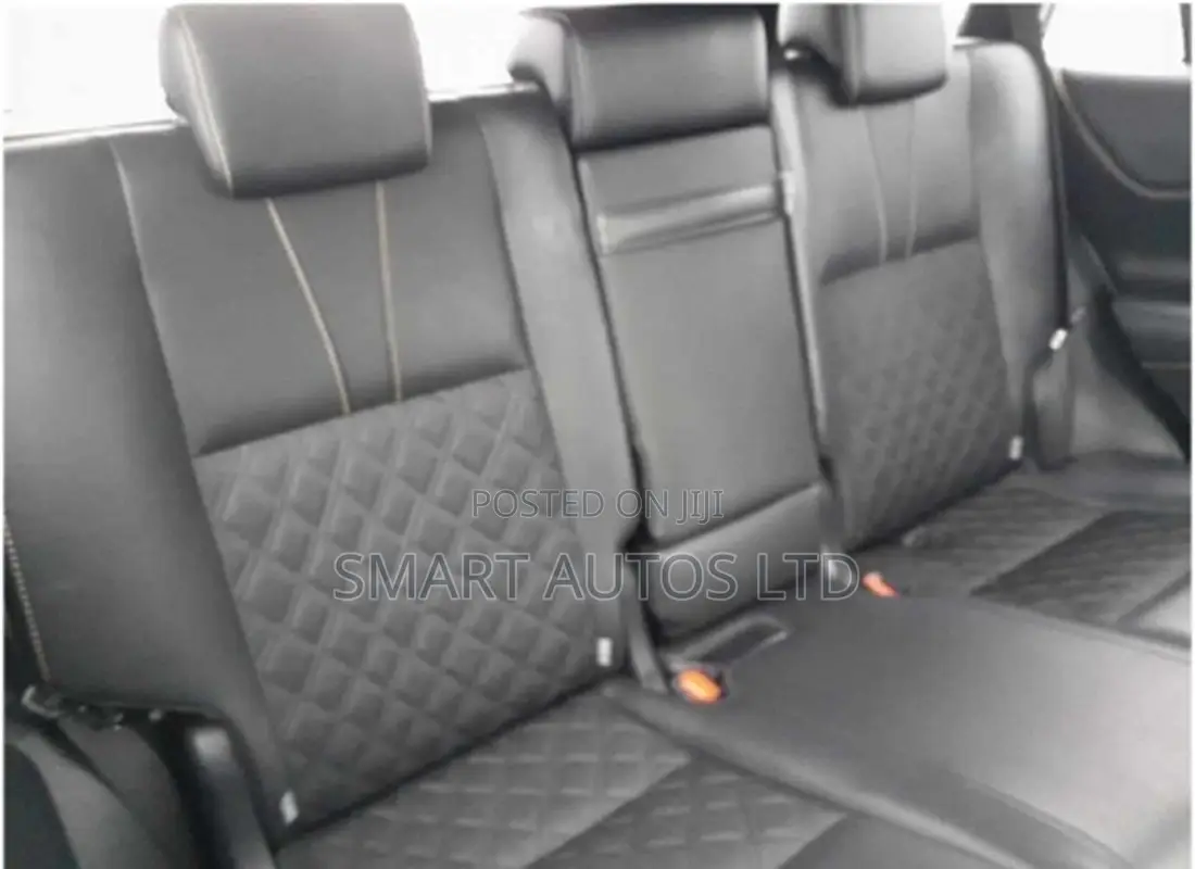 Toyota Harrier 2.0 2019 Off white