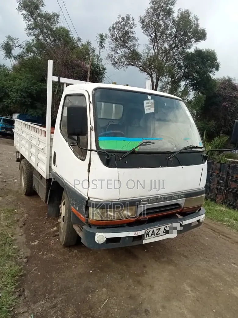 Mitsubishi Canter 2004 White