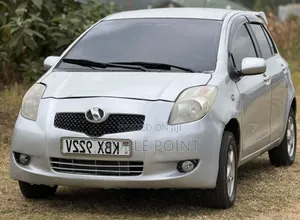 Toyota Vitz 2006 Silver