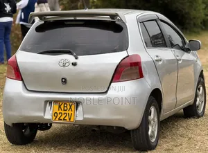 Toyota Vitz 2006 Silver