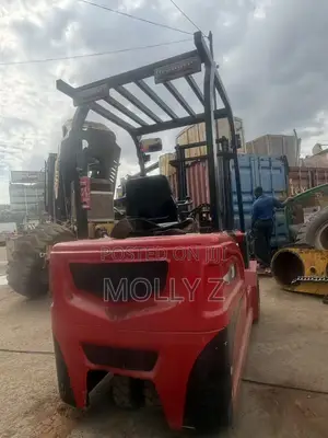 Electric Forklift