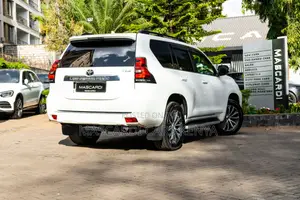Toyota Land Cruiser Prado 2.8 2020 White