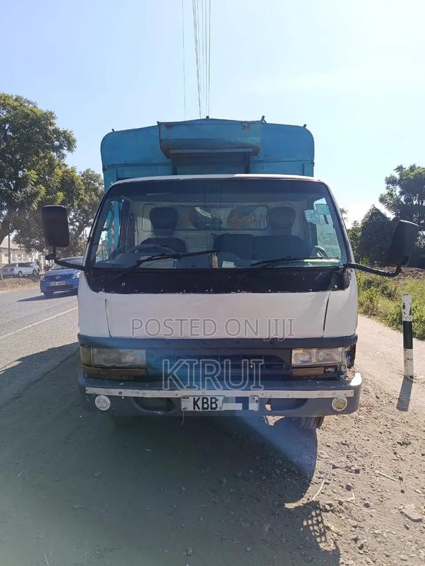 Mitsubishi Canter 4D34 2006 White