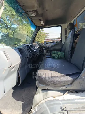 Mitsubishi Canter 4D34 2006 White