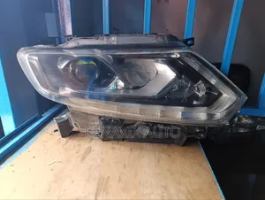 Xtrail T32 Xenon Headlight