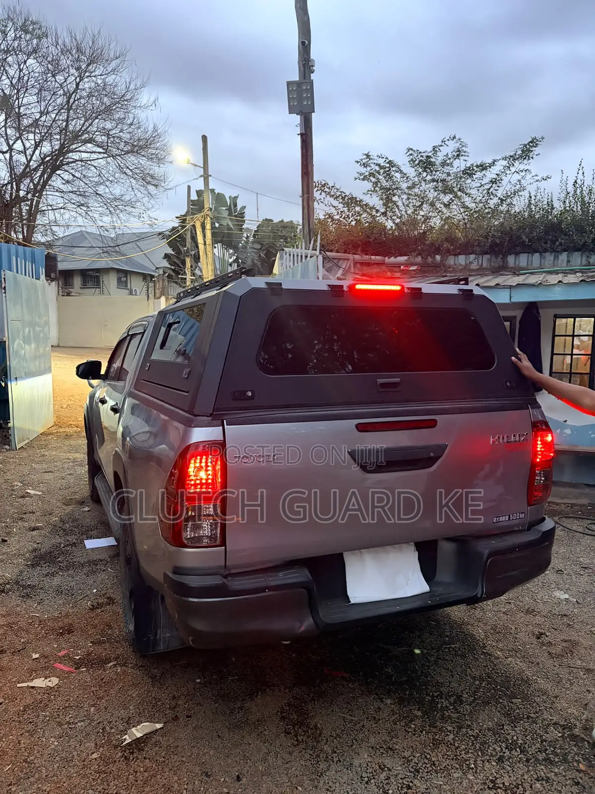 Toyota Hilux Pick Up Canopy