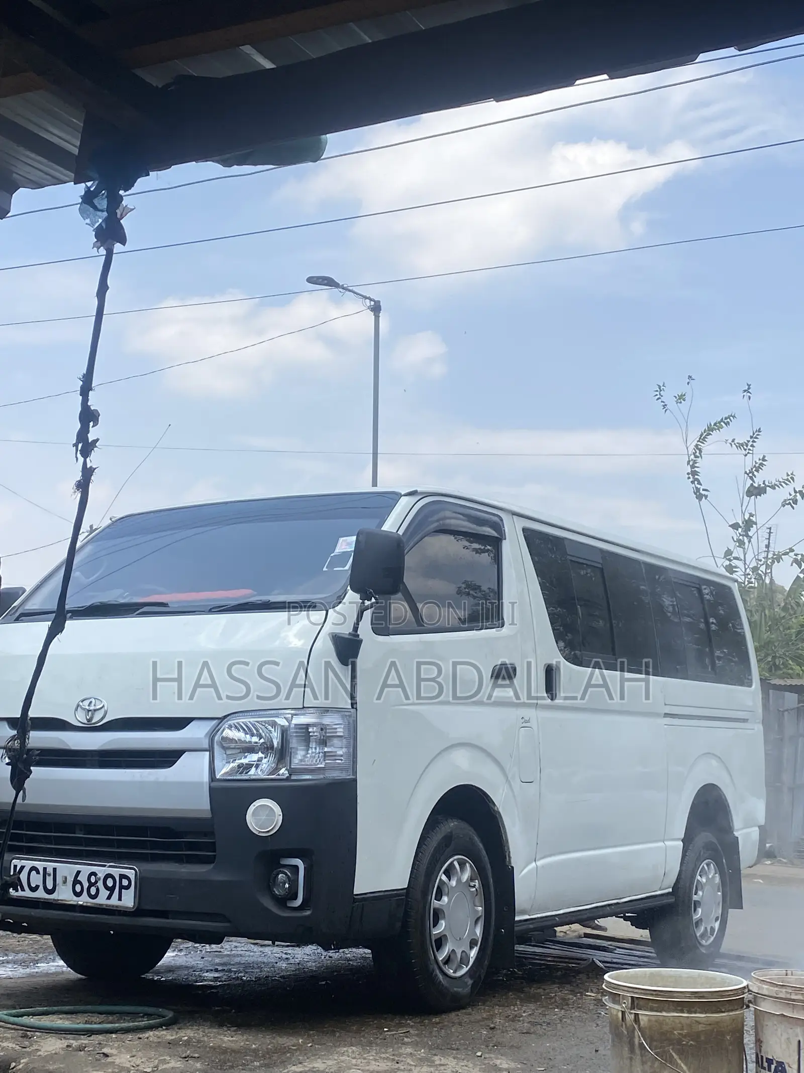 Toyota HiAce 2013 White