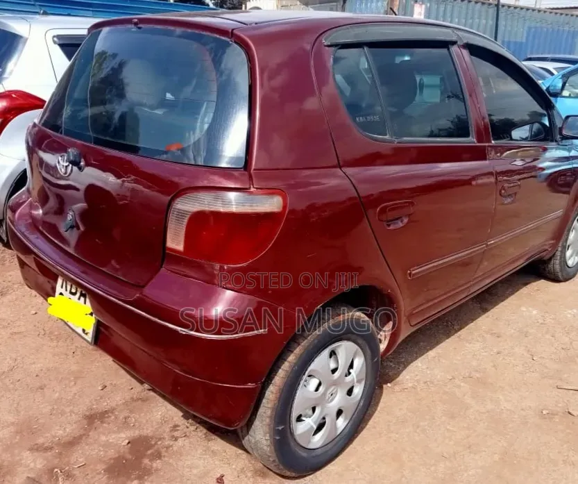 Toyota Vitz 2005 Maroon
