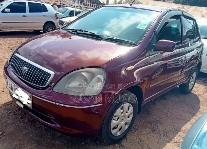 Toyota Vitz 2005 Maroon