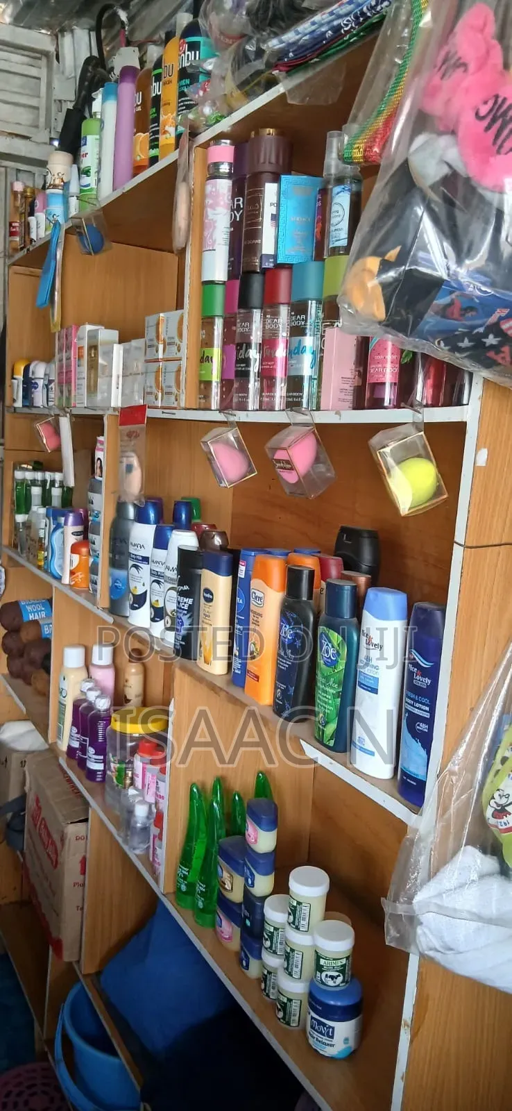 Cosmetic Beauty Shop