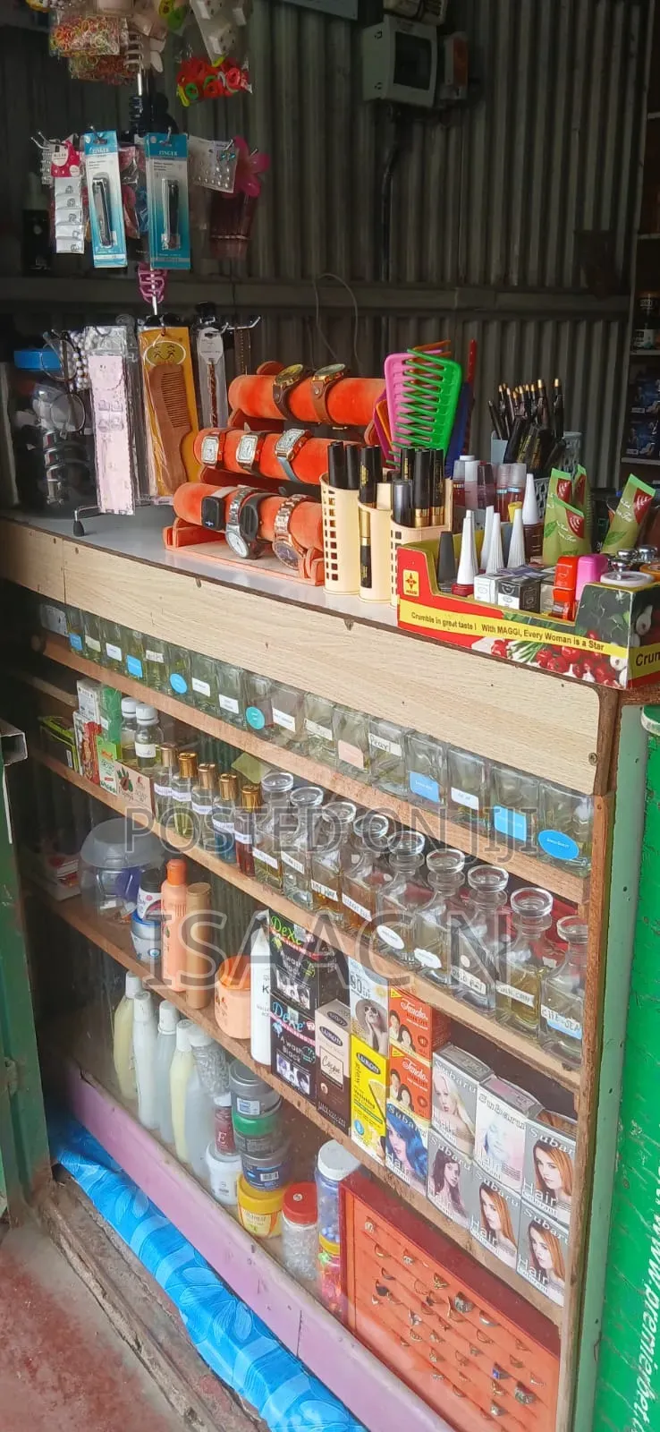 Cosmetic Beauty Shop