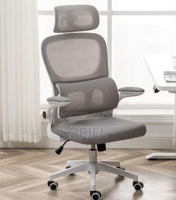 White Ergonomic HighBack Orthopedic OfficeChair. - thumbnail 2