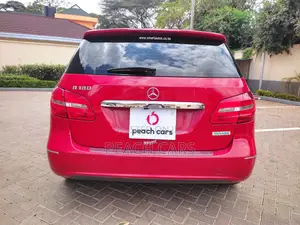 Mercedes-Benz B-Class 2014 Red