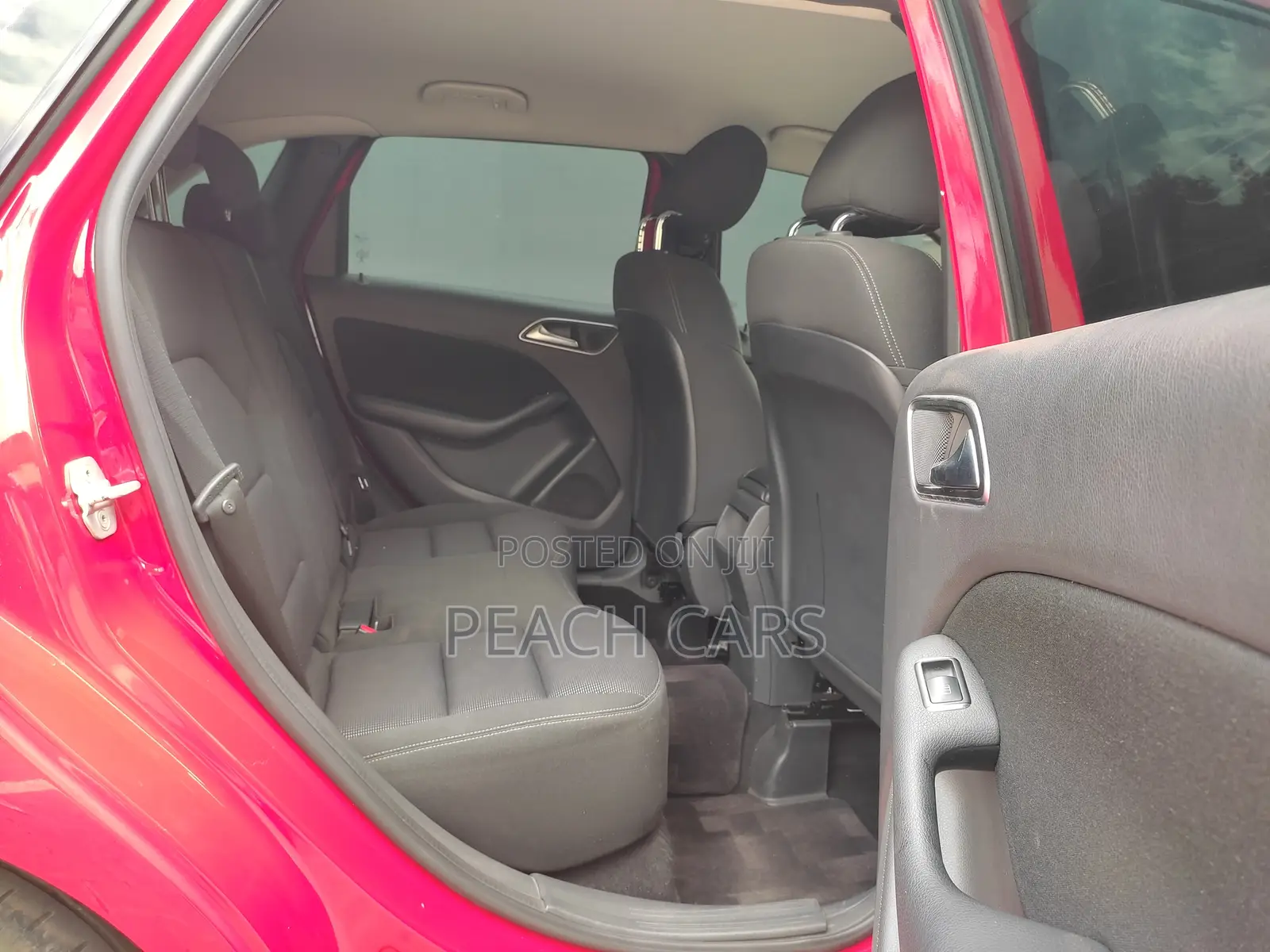 Mercedes-Benz B-Class 2014 Red