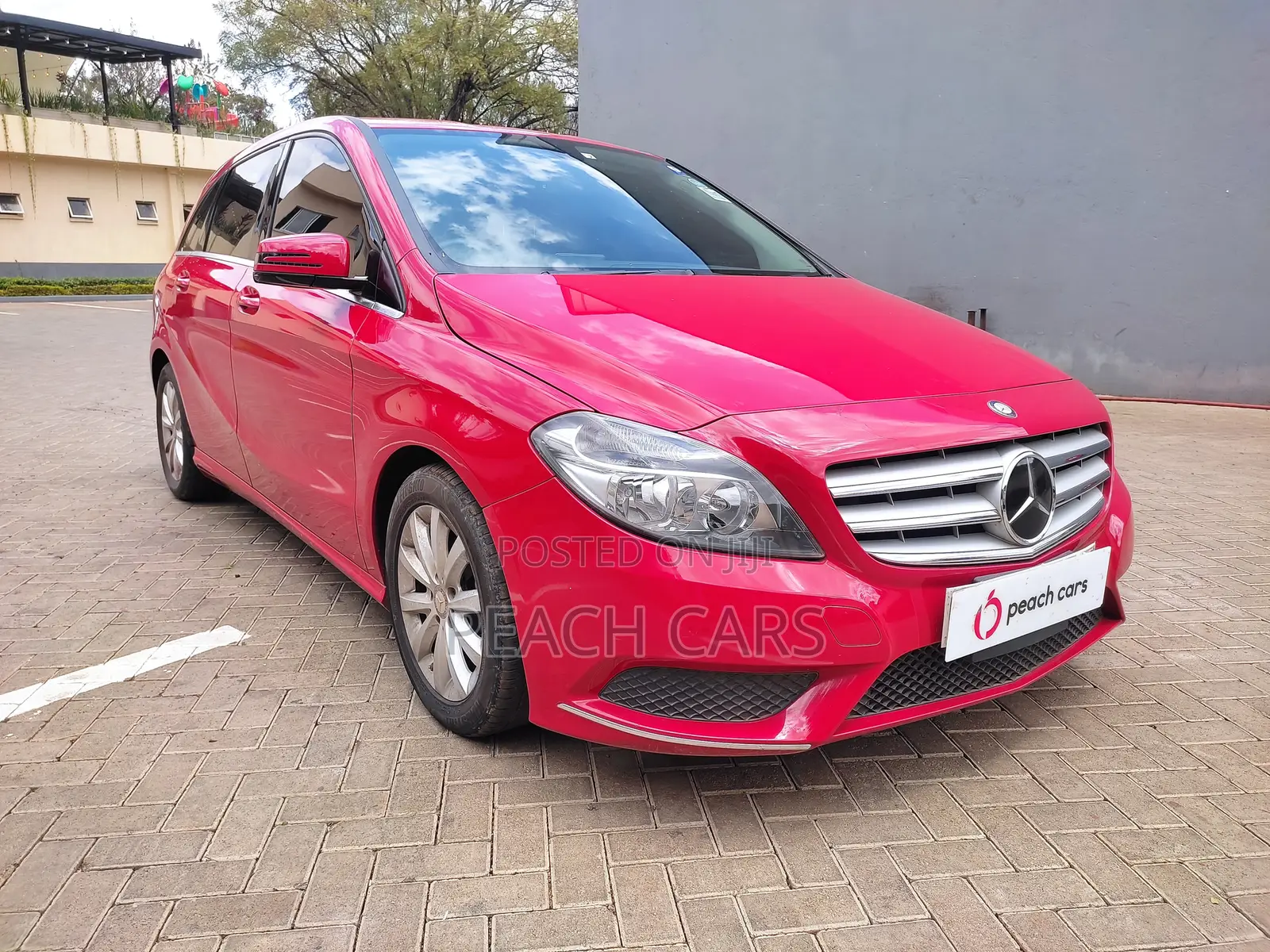 Mercedes-Benz B-Class 2014 Red
