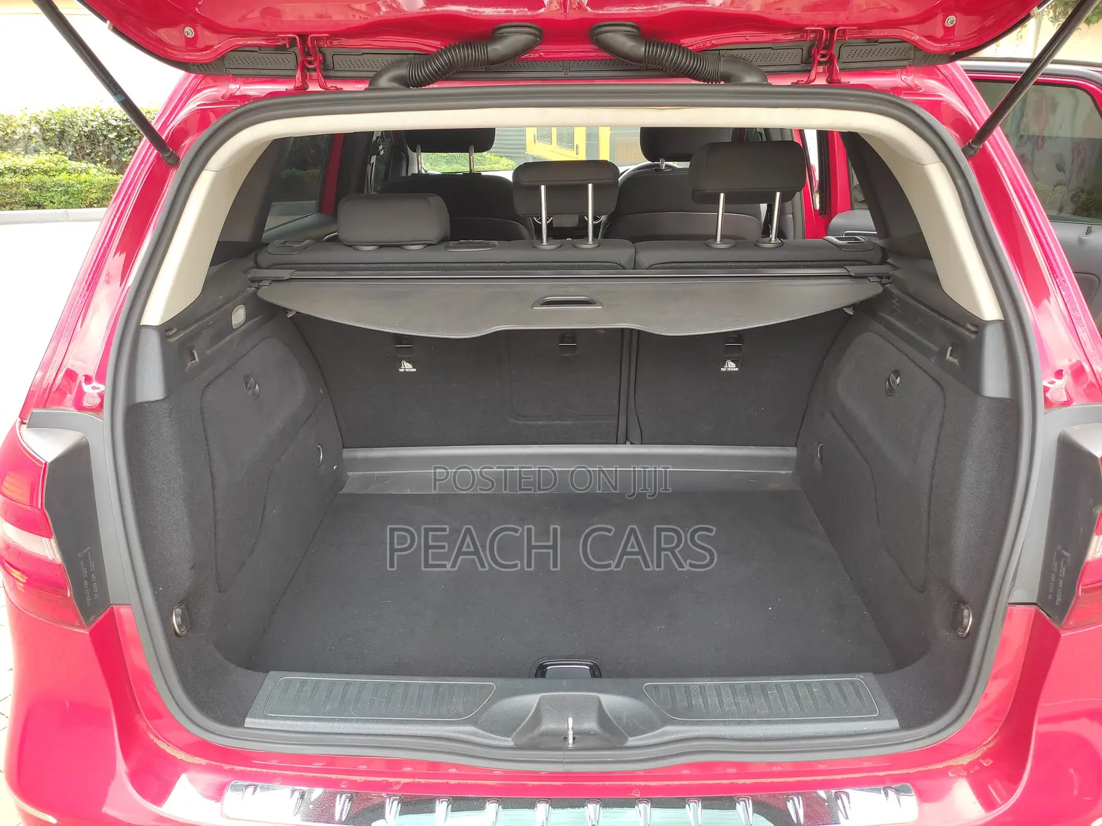 Mercedes-Benz B-Class 2014 Red
