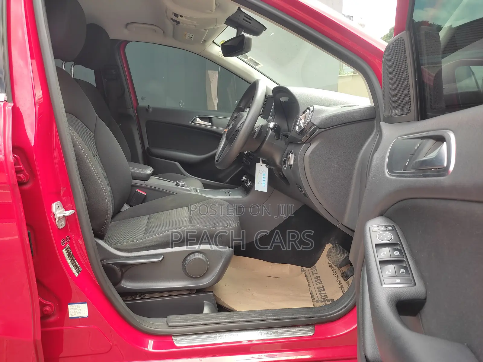 Mercedes-Benz B-Class 2014 Red