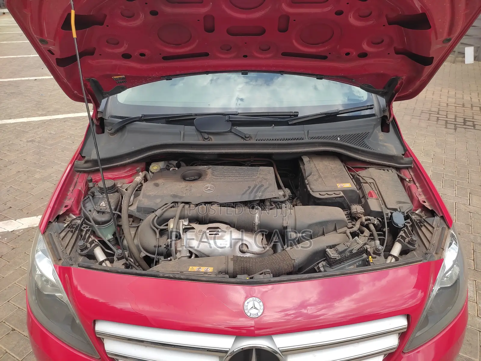 Mercedes-Benz B-Class 2014 Red