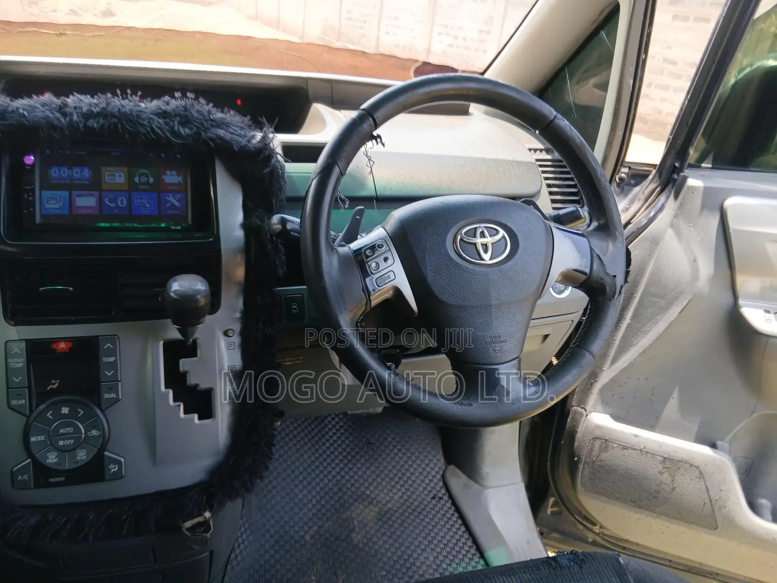 Toyota Voxy 2009 Purple