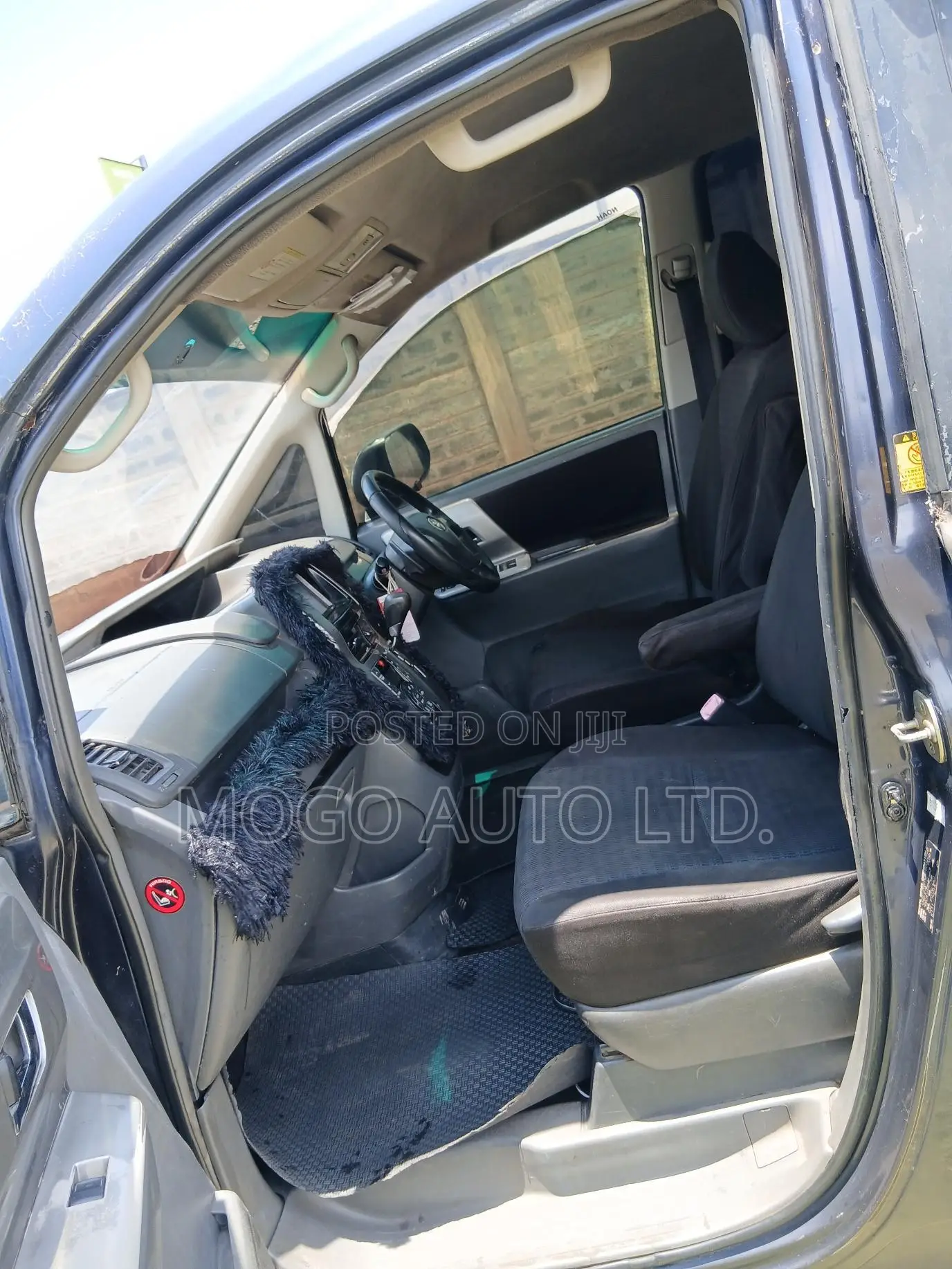 Toyota Voxy 2009 Purple