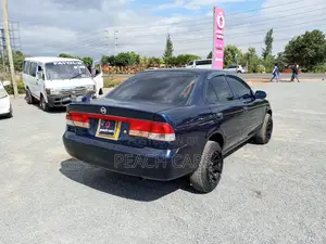 Nissan Sunny 2003 Blue