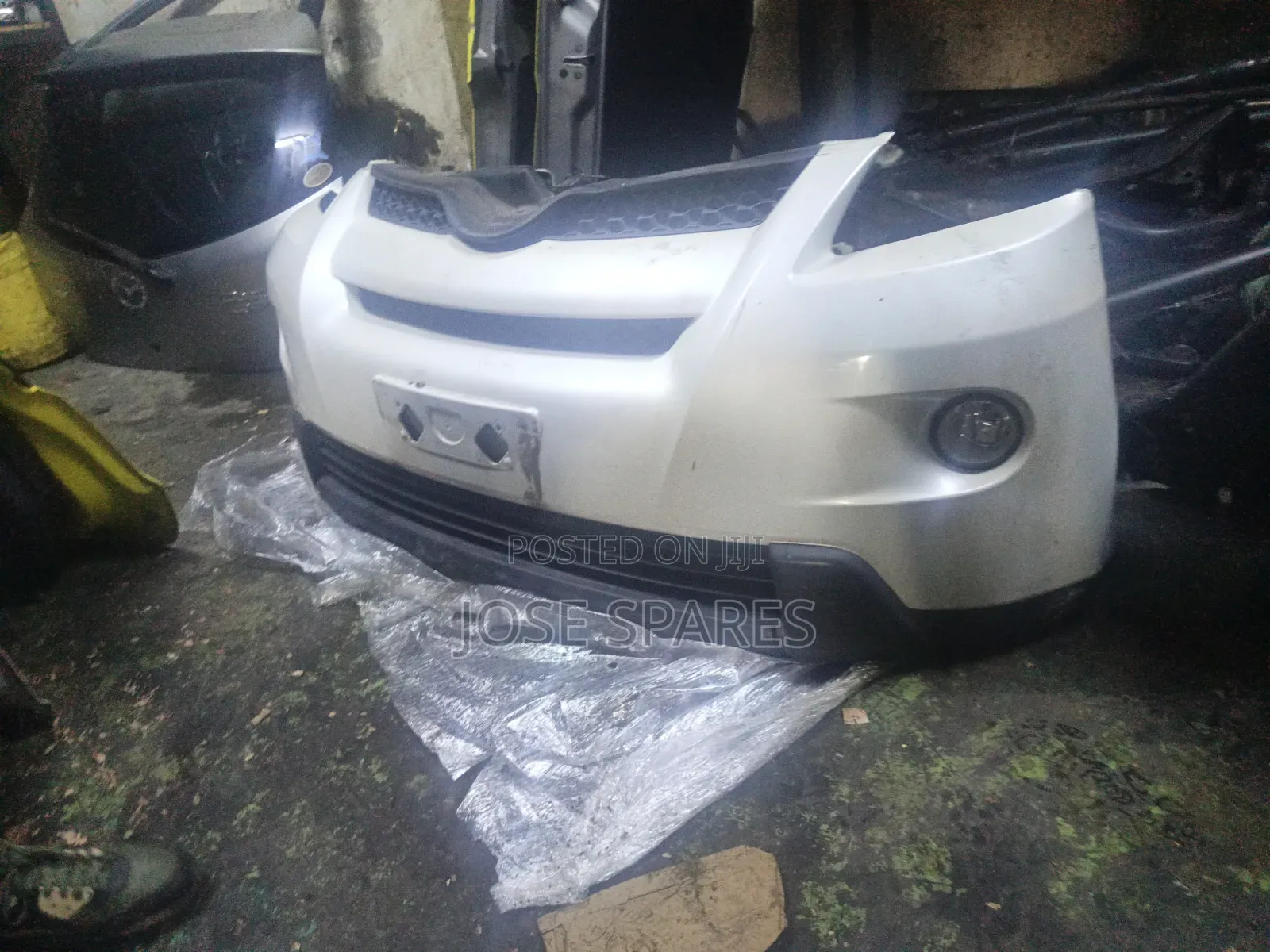Toyota Ist Nosecut