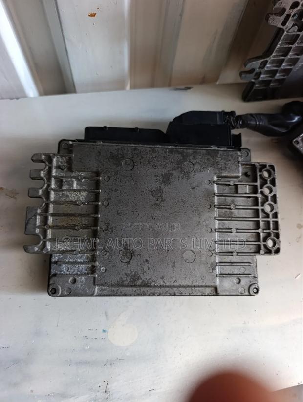 Nissan March Engine Computer - thumbnail 2