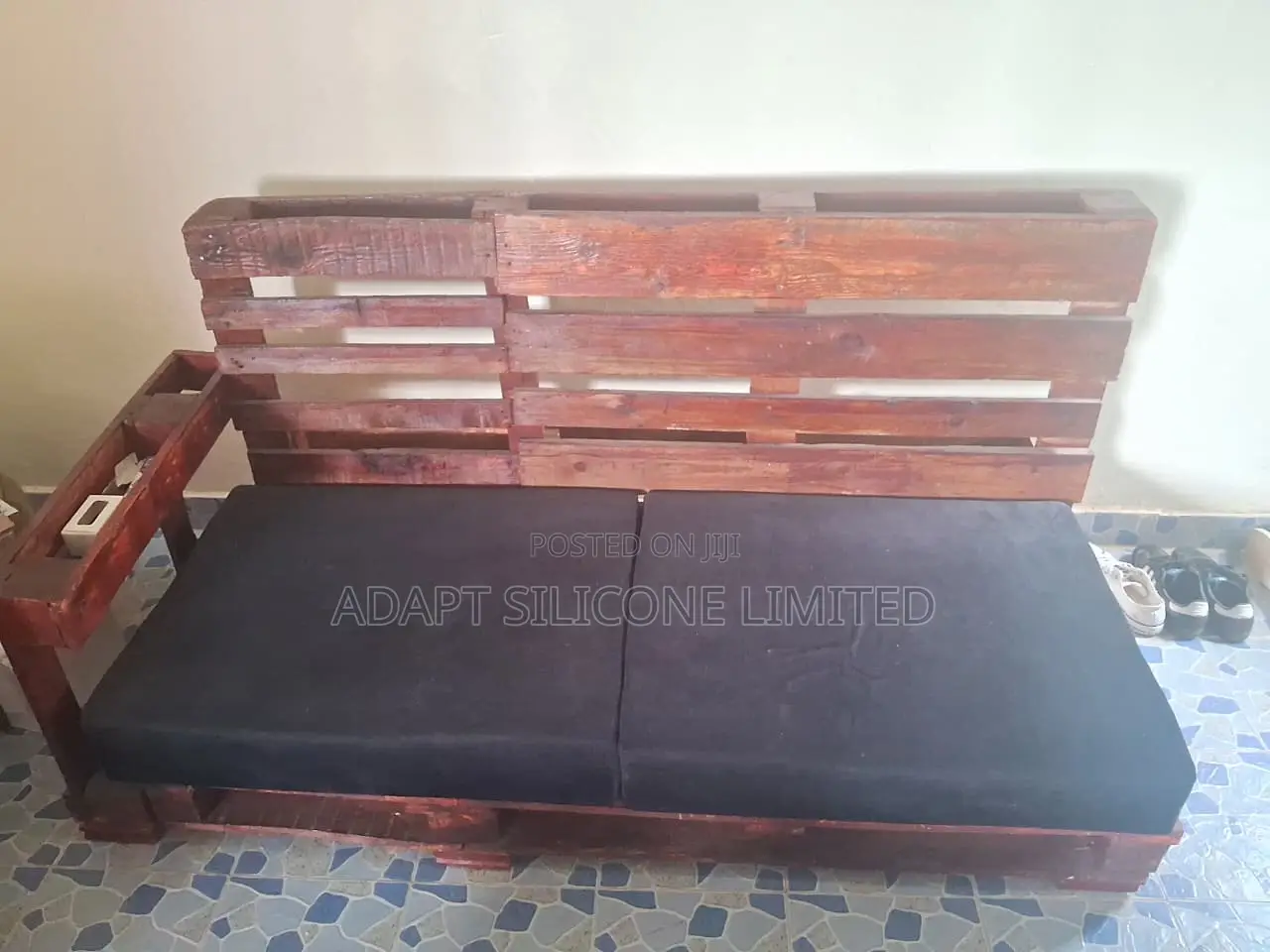 Palette Sofa Set.