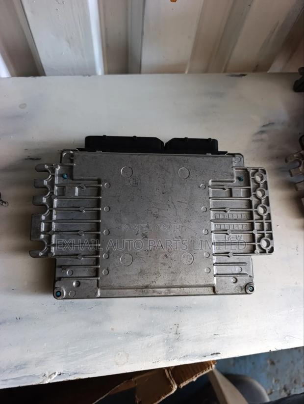 Nissan Caravan Engine Computer. - thumbnail 2