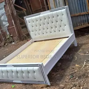 5x6 White Tufted Black Trim Mocket Bed
