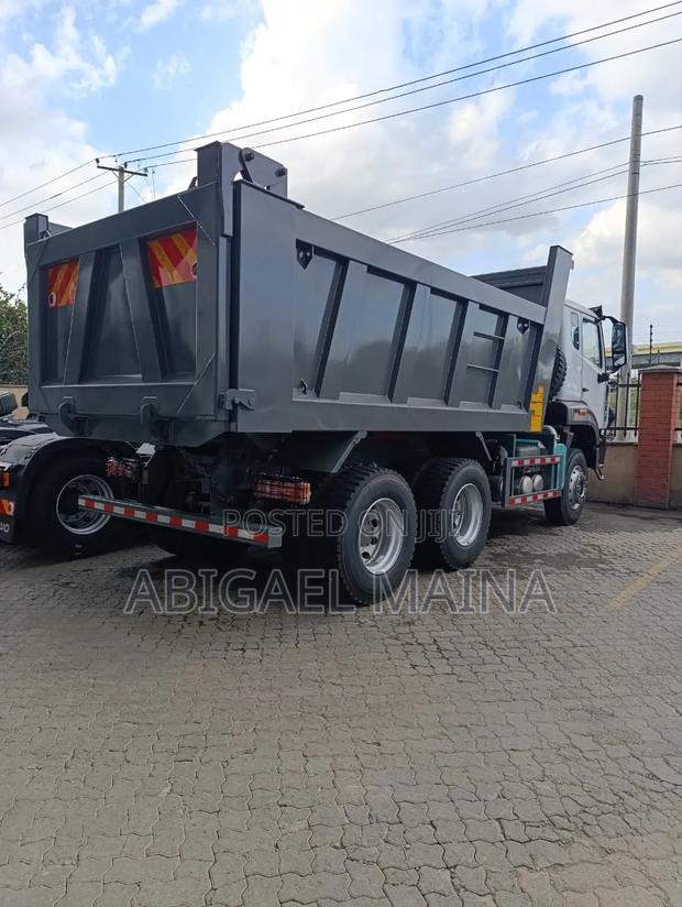 Howo Nx 266hp Tipper - main view