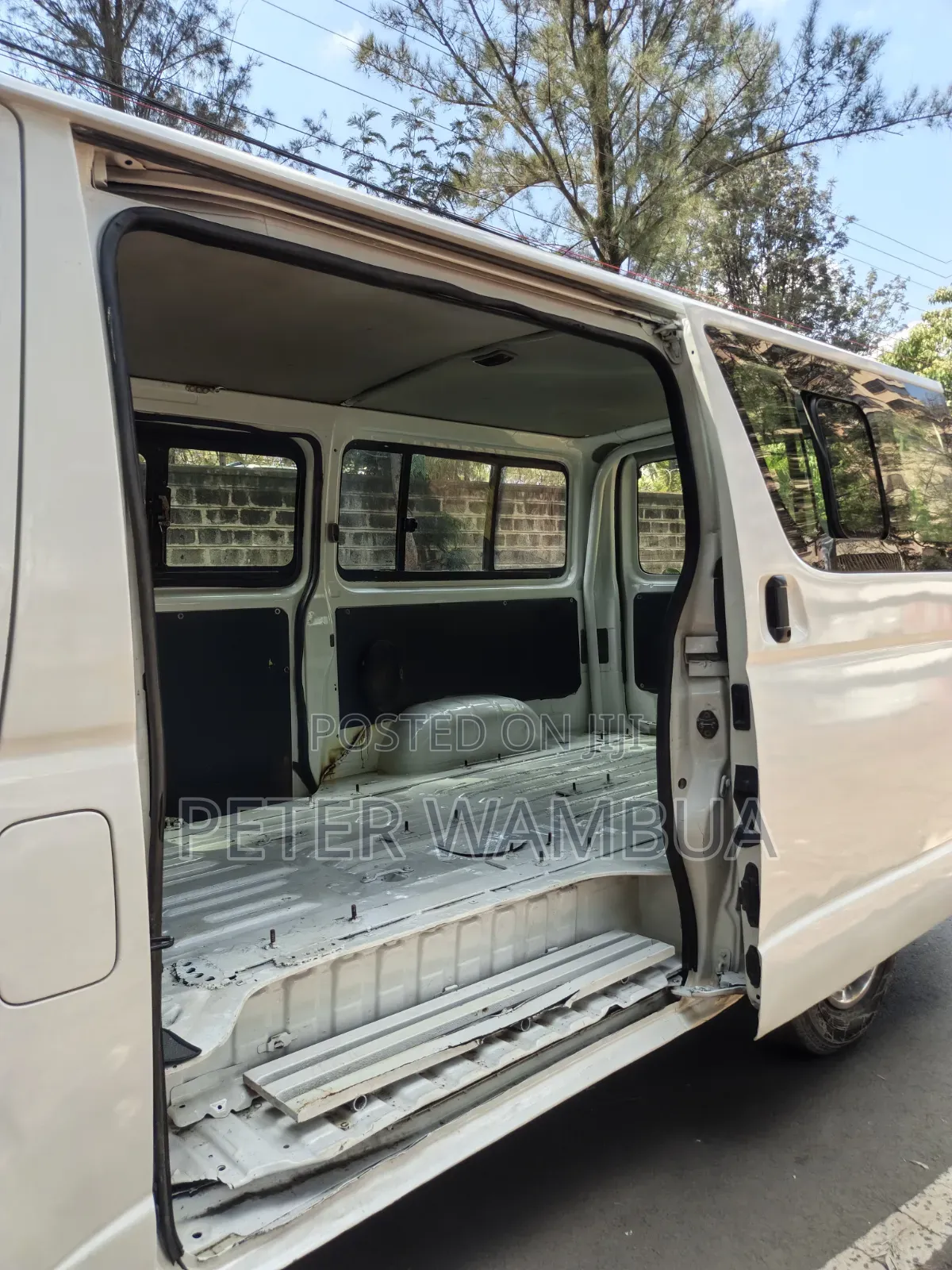 Toyota HiAce 2016 White