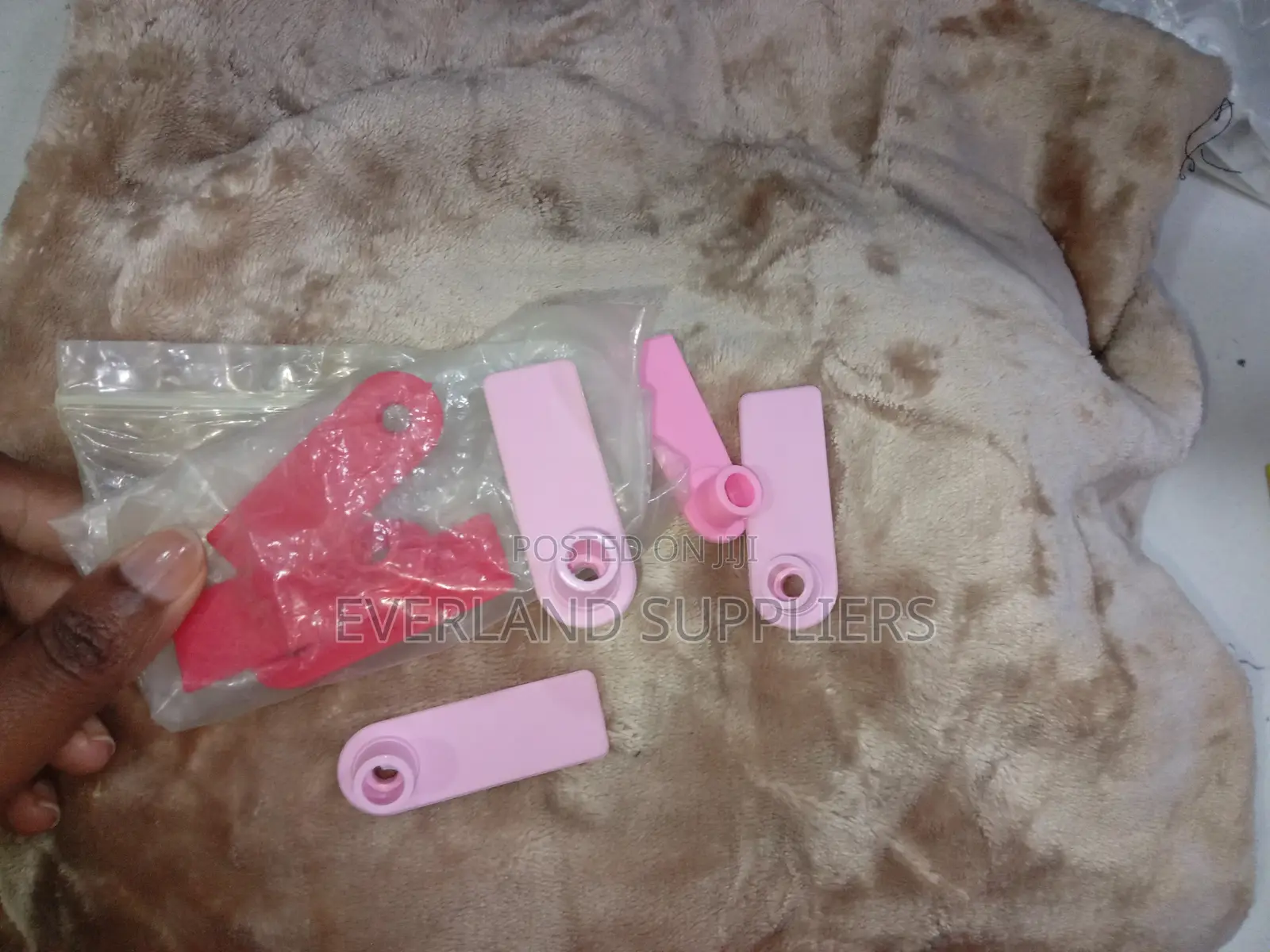 Ear Tags - Handling Identification