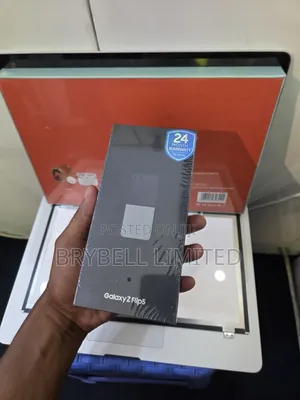 New Samsung Galaxy Z Flip 5 256 GB Black