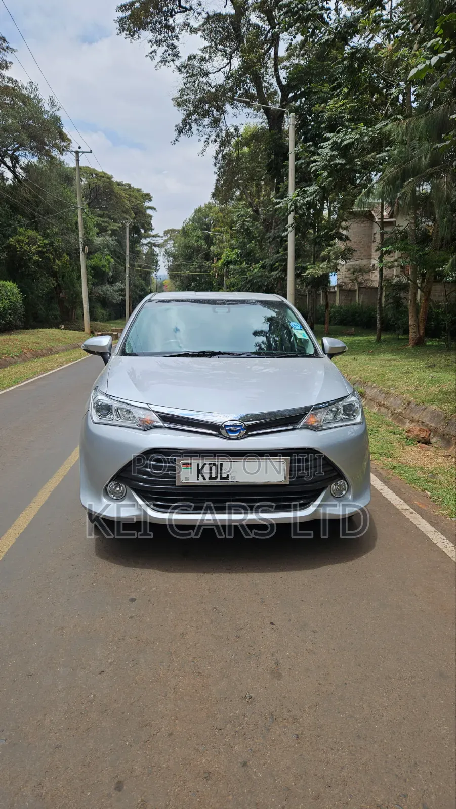 Toyota Corolla Fielder 1.5 Hybrid FWD 2015 Silver